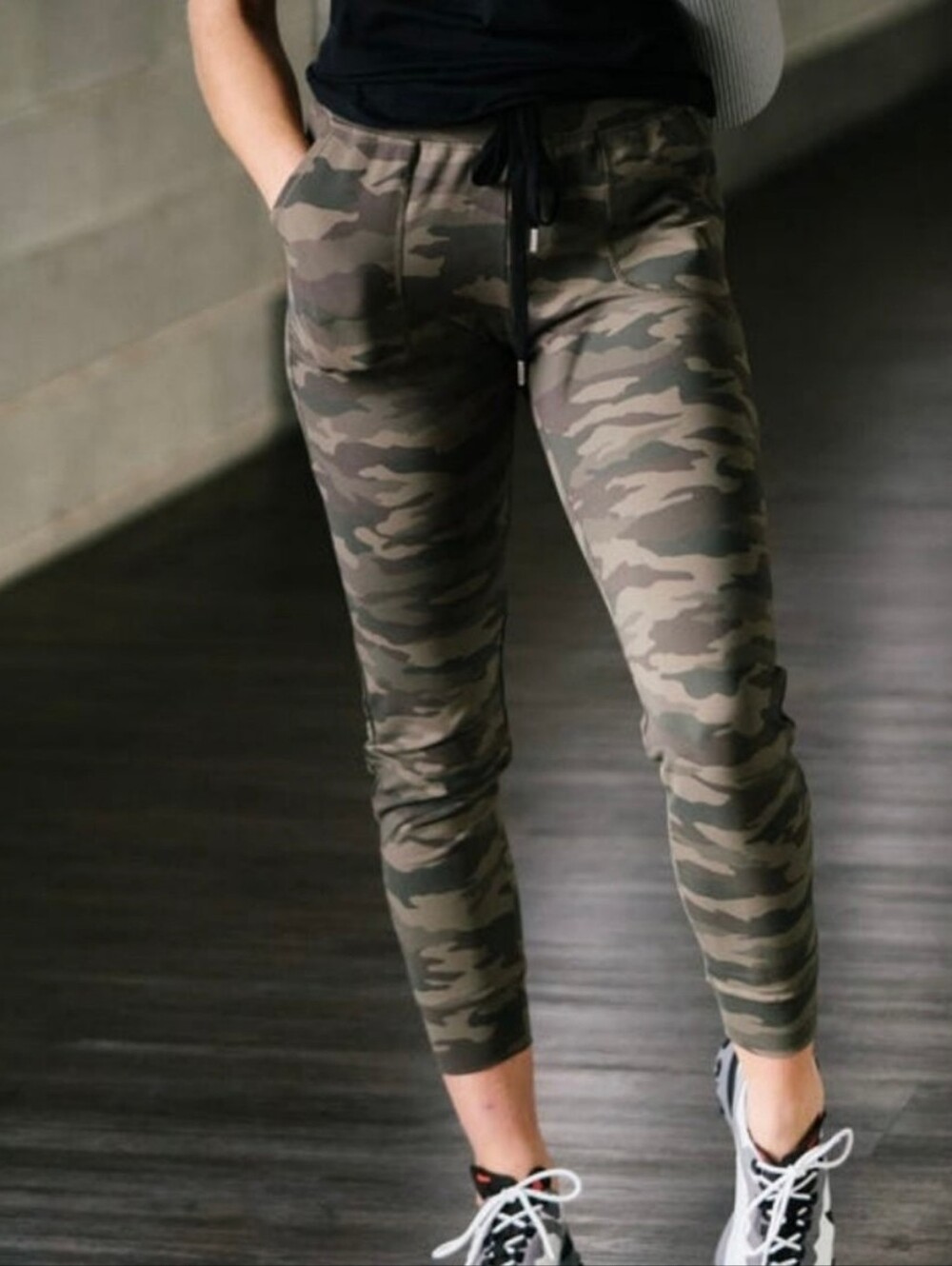 ZYIA Active Unwind Camo Joggers Olive Green Womens SMALL